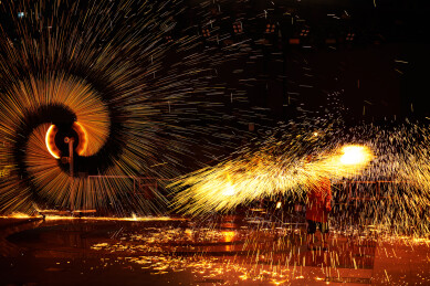 中国传统表演技艺，打铁花