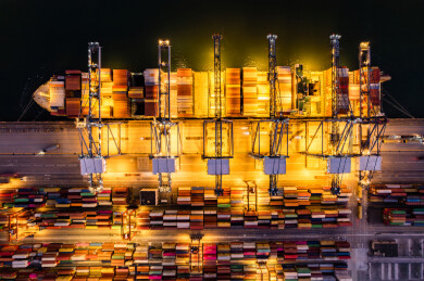 深圳盐田港港口码头夜景货船装货集装箱