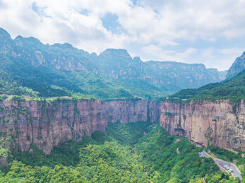 河南安阳市林州太行山万仙山景区郭亮村峡谷