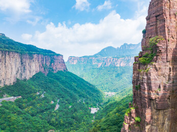 河南安阳市林州太行山万仙山景区郭亮村峡谷