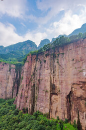 河南安阳市林州太行山万仙山景区郭亮村峡谷