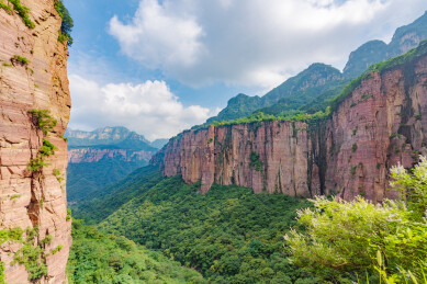 河南安阳市林州太行山万仙山景区郭亮村峡谷