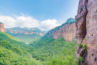 河南安阳市林州太行山万仙山景区郭亮村峡谷