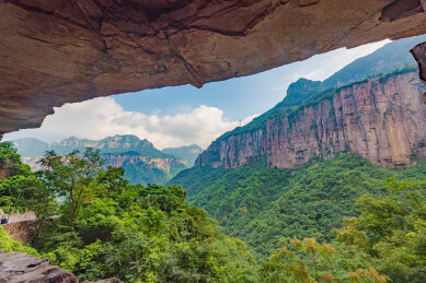 河南安阳市林州太行山万仙山景区郭亮村峡谷