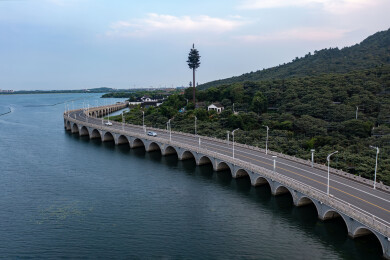浙江东山岱心湾大桥