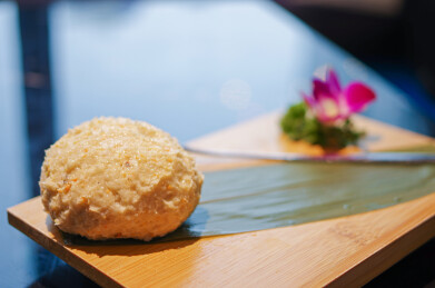 蟹黄蟹子鱼滑鱼籽海鲜生鱼圆火锅食材特写