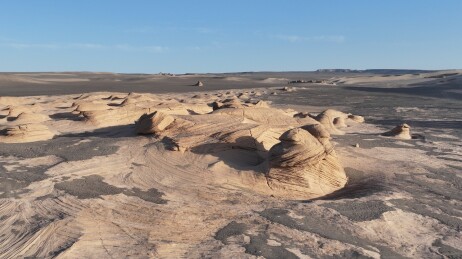 中国新疆哈密：沉积岩层
