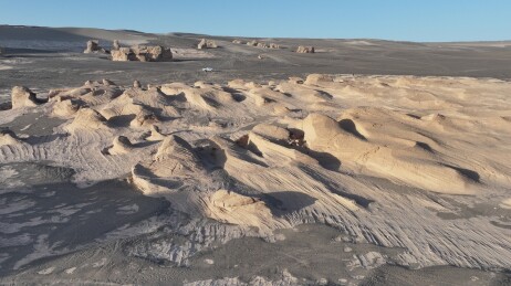 中国新疆哈密：沉积岩层