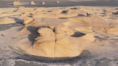 中国新疆哈密：沉积岩层