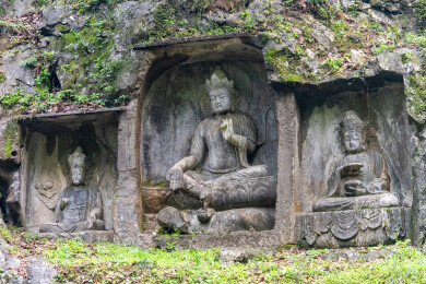 中国浙江杭州灵隐寺飞来峰石窟