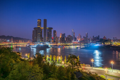 重庆朝天门码头两江交汇黎明前夜景