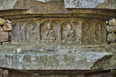 中国浙江杭州灵隐寺两经幢局部特写