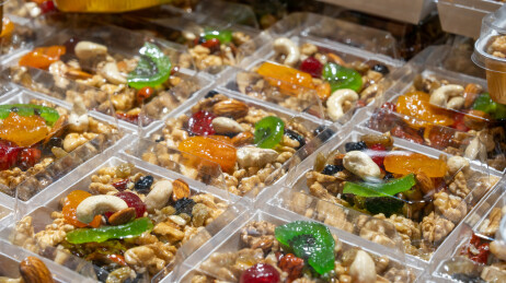 中国新疆国际大巴扎美食街的美食特写