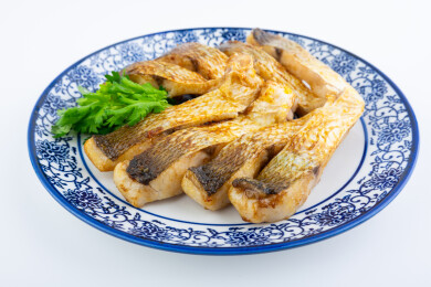 中餐菜品煎白条鱼块