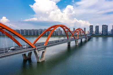 航拍湖南长沙福元路大桥和湘江风光