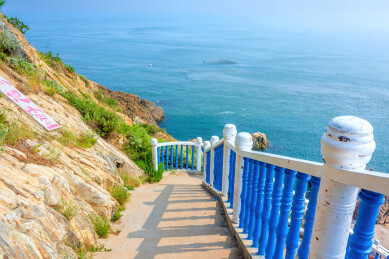 中国辽宁大连旅顺黄渤海分界线旅游风景区