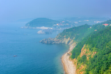 中国辽宁大连旅顺黄渤海分界线旅游风景区