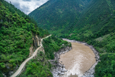 中国G219滇藏线丙察察公路怒江峡谷航拍风光