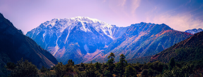 中国西藏林芝波密318国道八十八道班雪山