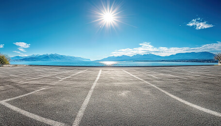 海边城市风光道路平台