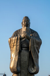 孔子雕像