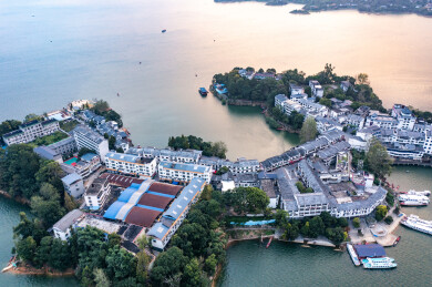 航拍湖南郴州资兴市黄草镇东江湖金牛岛景观