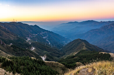 航拍广西桂林全州县天湖风力发电场景观