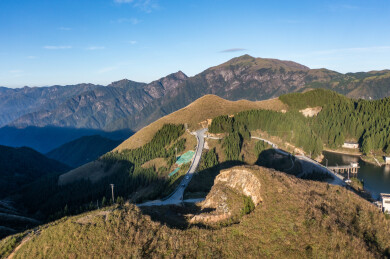 航拍广西桂林全州县天湖风力发电场景观