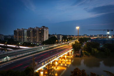 中国南京中华门地铁交通夜景