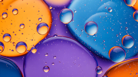 表面上五颜六色抽象水滴