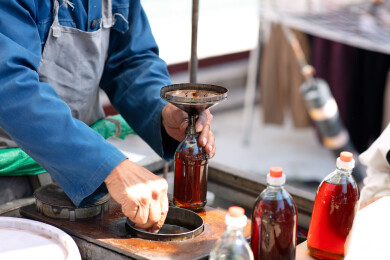 市井商贩卖香油