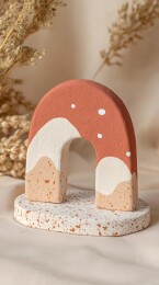 赤陶白釉拱形陶瓷雕塑