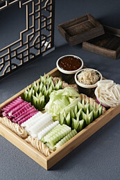 东北农家蘸酱菜卷饼大拼盘