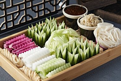 东北农家蘸酱菜卷饼大拼盘