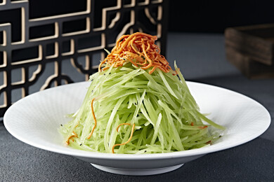 精美凉菜虫草花巧拌卤笋丝