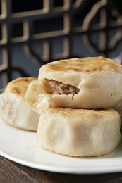 清真美食油煎羊肉馅门钉饼