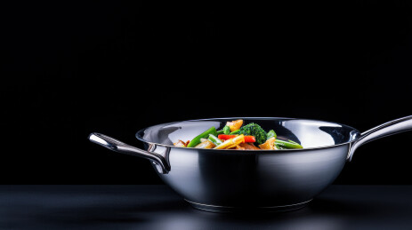 不锈钢中式炒锅特写