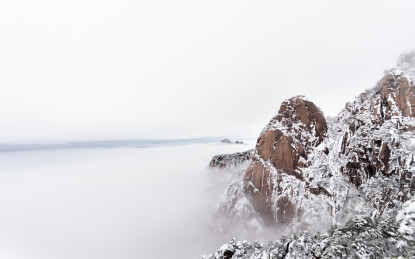 中国安徽省黄山风景名胜区冬日雪景