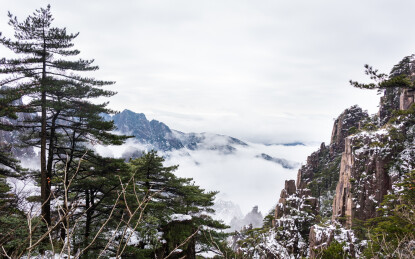 中国安徽省黄山风景名胜区冬日雪景