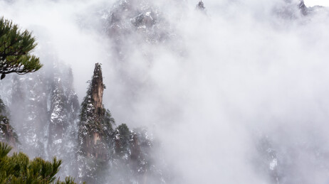 中国安徽省黄山风景名胜区冬日雪景