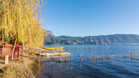四川盐源县与云南宁蒗县交界泸沽湖秋冬景色