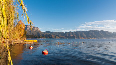 四川盐源县与云南宁蒗县交界泸沽湖秋冬景色