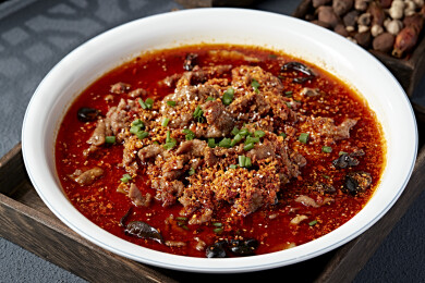 川香美味红油辣子水煮牛肉