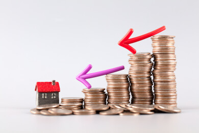 房子价格下跌硬币和房子模型