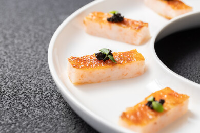 高端餐厅菜品煎贝柱鱼子酱实拍海鲜料理贝柱