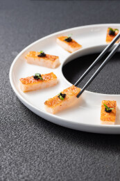 高端餐厅菜品煎贝柱鱼子酱实拍海鲜料理贝柱