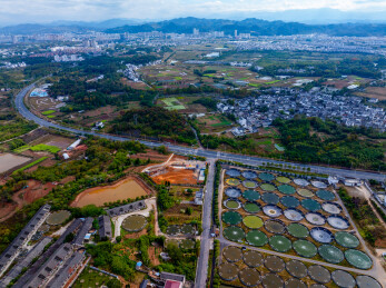 安徽皖南古村落初冬景如画