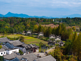 安徽皖南古村落初冬景如画