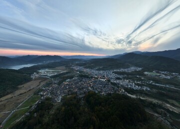安徽皖南古村落初冬景如画