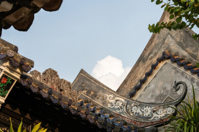 广东广州番禺余荫山房古建筑上的彩绘和灰塑